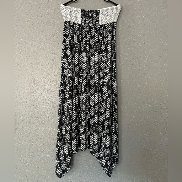 “Roxy Women’s Large Strapless Summer Dress Black and White - Long Length” - Picture 5 of 10
